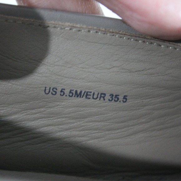 Vince Blair Perforated Sneakers Womens 5.5 A321 - Picture 8 of 8